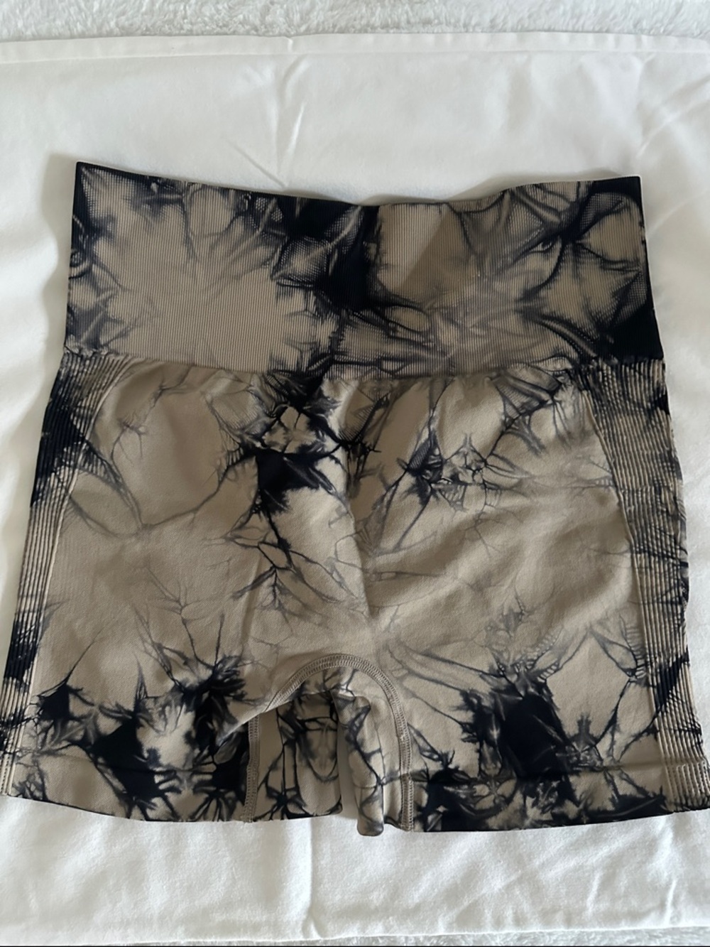 Tie-Dye High-Waist Bike Shorts - Black & Taupe - Size L